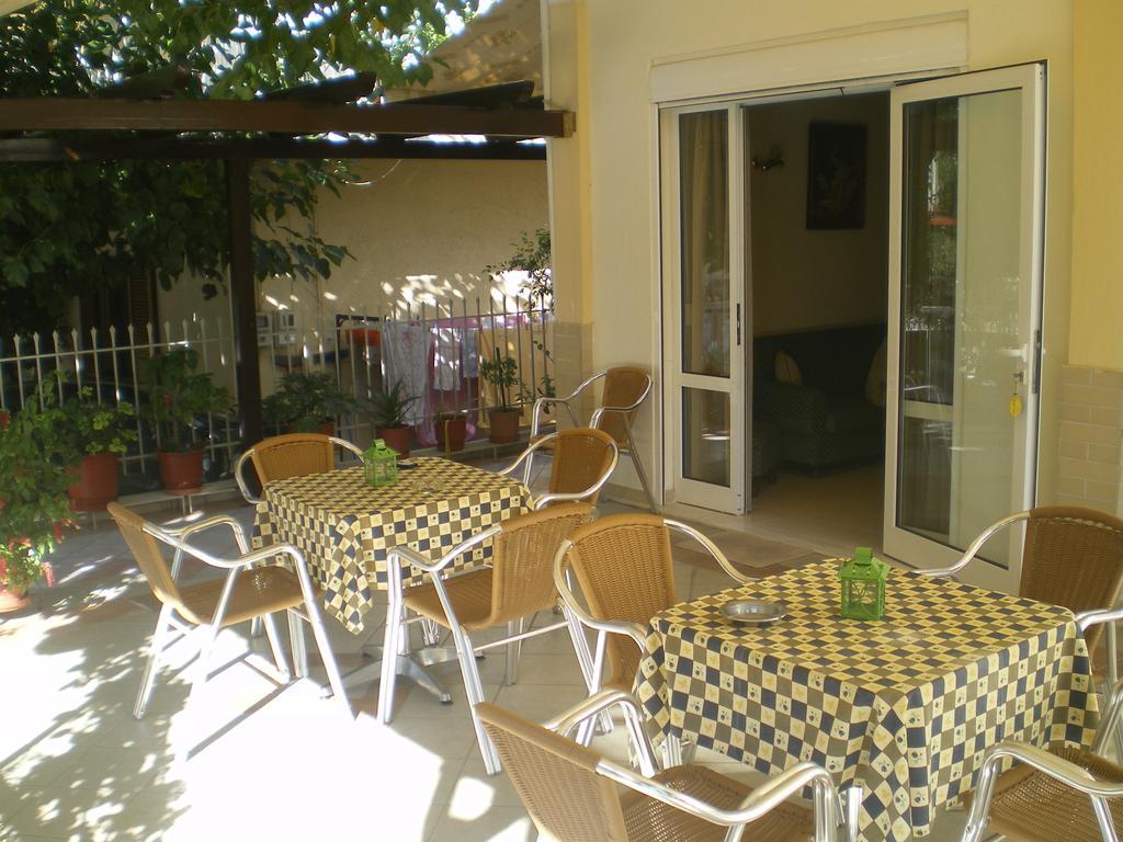 Hotel Ion Kamena Vourla Exterior photo